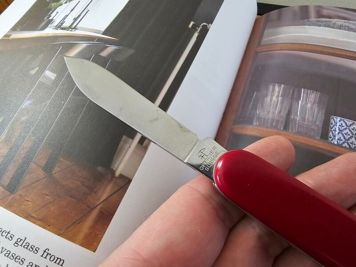 Vintage 1980s Victorinox 84mm Swiss Army Knife Collectable
