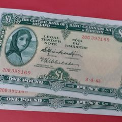 Irish 1963  2 X consecutive pound banknotes in almost uncirculated condition