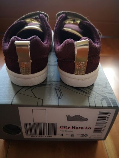Clarks girls shoes gold&dark purple size 20
