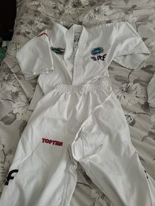 taekwondo suits and protective gear bundle ( kids)