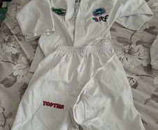 taekwondo suits and protective gear bundle ( kids)