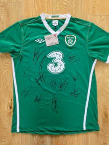 Republic of Ireland Squad Signed Shirt Jersey Umbro 2010/11