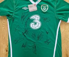 Republic of Ireland Squad Signed Shirt Jersey Umbro 2010/11