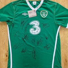Republic of Ireland Squad Signed Shirt Jersey Umbro 2010/11