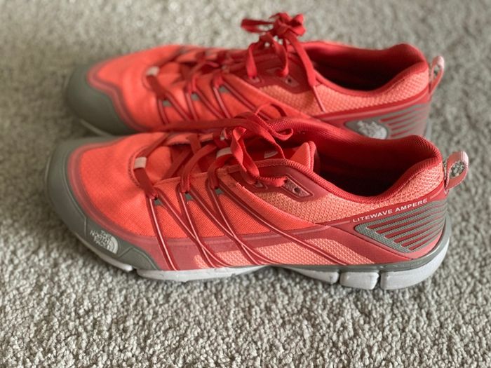 NEW North Face Litewave Ampere Runners CORAL women UK7