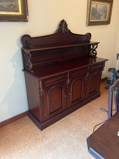 Side Board