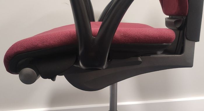 Premium ergonomic Swiss computer chair Giroflex 64-7078