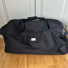 Large capacity black suitcase with wheels