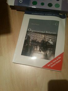 Organizational behaviour by Robert P  Vecchio