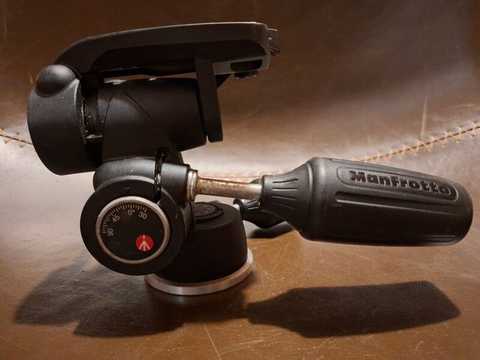 Manfrotto 804RC2 3-Way Pan and Tilt Tripod Head
