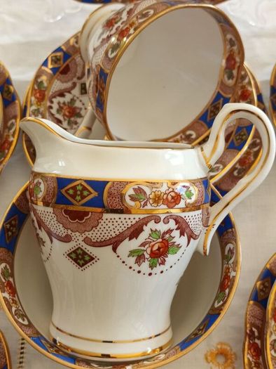 Royal Tara " Carina" 21 piece teaset