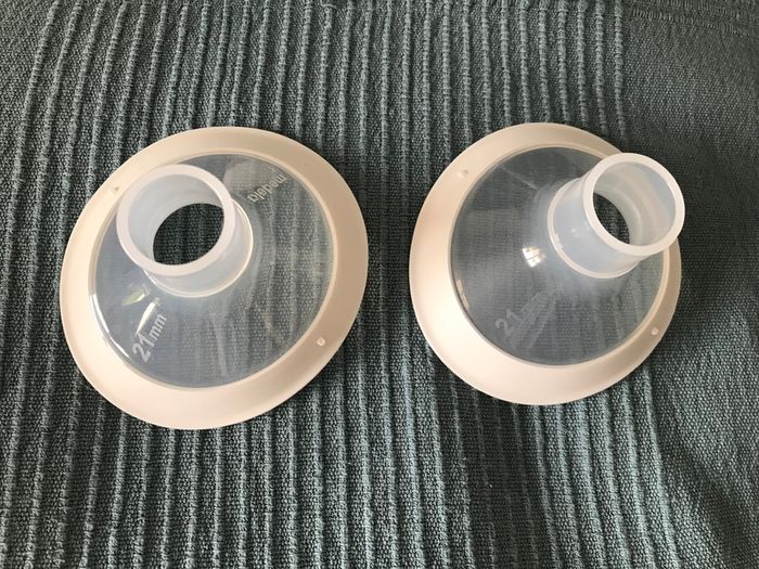 Medela Solo breast pump (mobile) PLUS extras