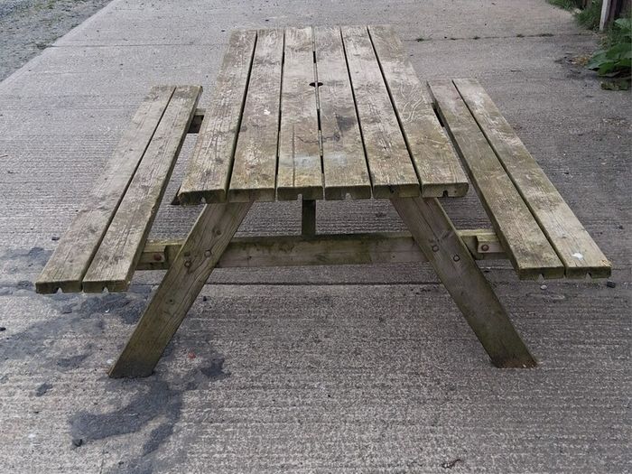 picnic bench
