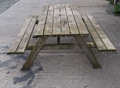 picnic bench