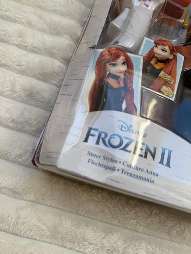 Disney Frozen 2 Sister Styles Anna Fashion Doll Braiding Tool and Hair Clip Damaged Box Please see photos