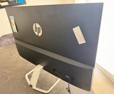 HP 32f Display. 31.55 inch