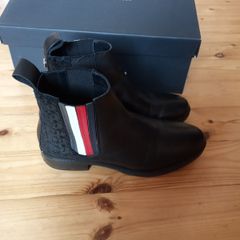 Tommy Hilfiger Chelsea boots