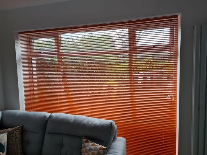 BRAND NEW Orange venetian blinds - alu (they're really cool!)
