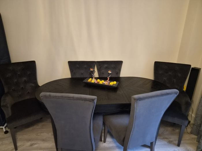dinning table wood with 6 chairs