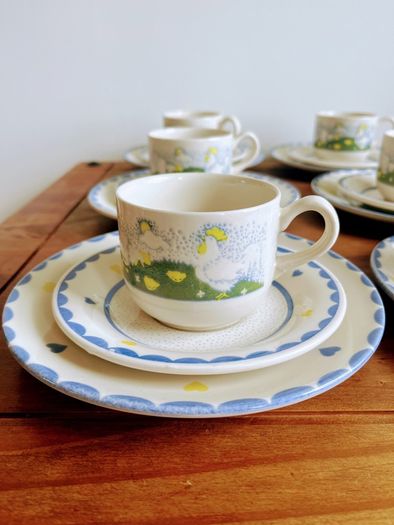 1970s English Ironstone 18 piece set