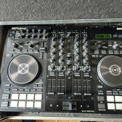 Dj equipment