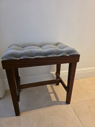 piano stool
