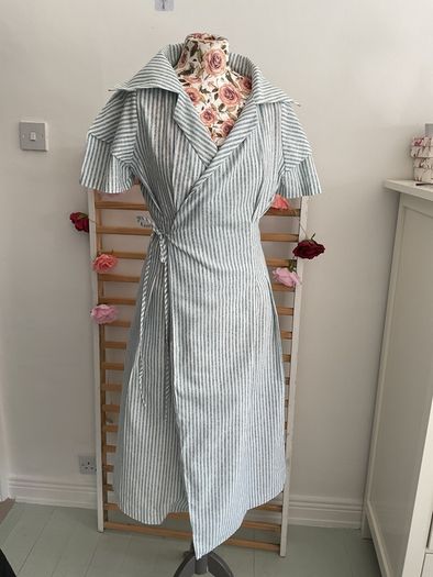 dress Bnwt vintage inspired wrap dress size small 8/10 midi short sleeve dress