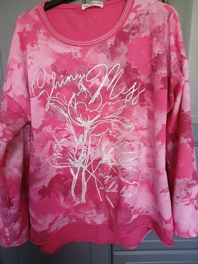 top/ sweatshirt
