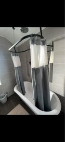 Free standing bath