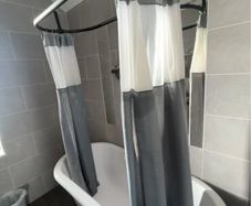 Free standing bath
