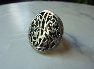 Striking Statement Ring in Silver, Stamped 925. 13g.