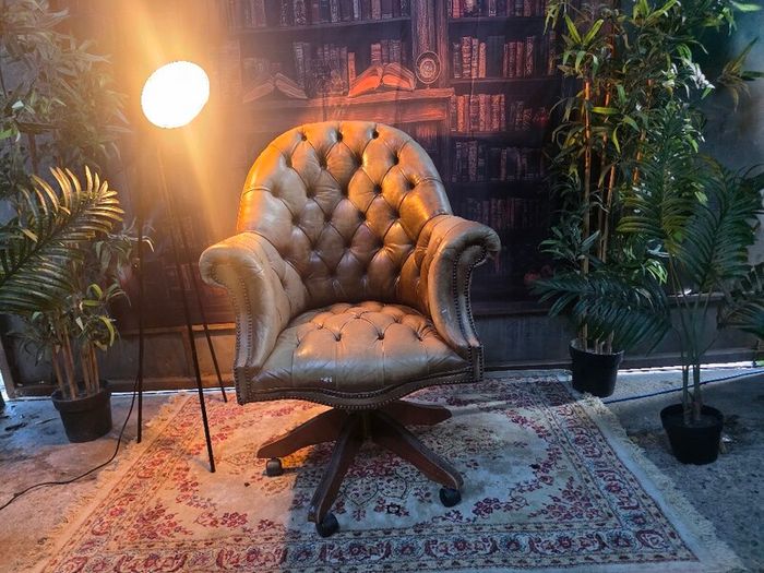 antique chesterfield director chair