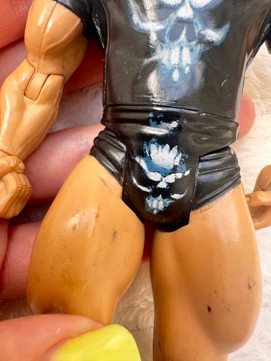 WWE Jakks 2003 Ruthless Aggression TRIPLE H Wrestling Action Figure Used Left hand is too loose  or probably broken something sounds inside like a rattle Please see photos