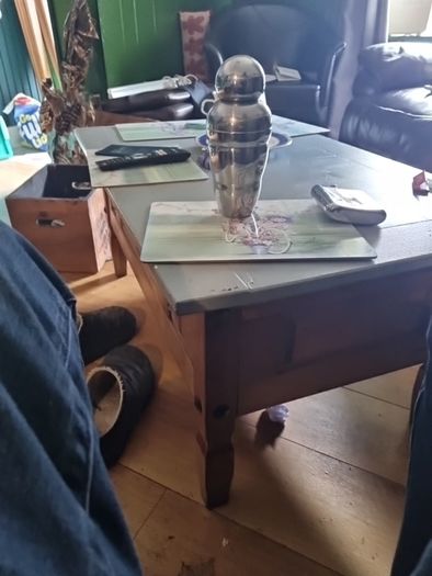 Vintage pieces. Prices to sell and discount on multiple buys. Look at my other ads. Thanks