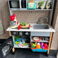 Play kitchen