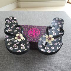 Tory Burch flower flip flop uk4