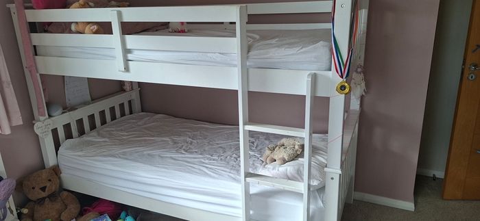 Solid wood bunk beds