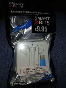 earphones