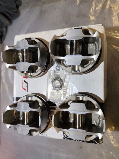 Wiseco Forged Stroker Pistons 10.5:1 2ZZ-GE Lotus Toyota ZZT231 Celica / Corolla
