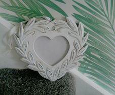 Lovely Rustic Heart Shaped Picture Frame 12 euro
