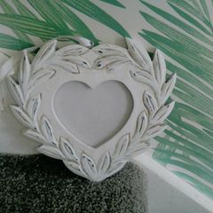 Lovely Rustic Heart Shaped Picture Frame 12 euro