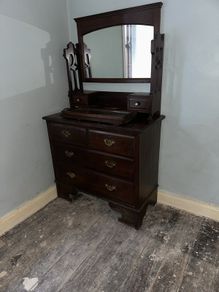 Chest of drawers