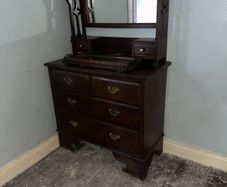 Chest of drawers