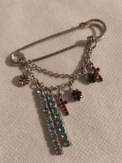 brooch
