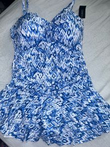 Bnwt size 14 shapewear swim skirt