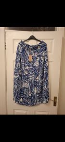 Size Medium, elasticated waist skirt