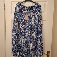 Size Medium, elasticated waist skirt