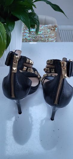 Michael Kors black and gold sandals Sz 40 (Fit 7-7.5UK) - Bnwot Rrp 240