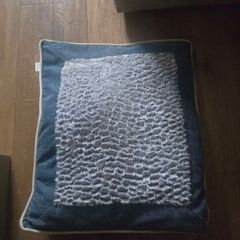 Small animal bed for a dog or cat