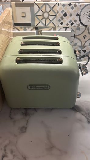 4 slice toaster - works perfectly